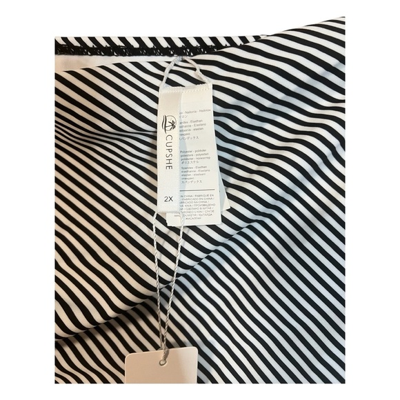 A Cupshe striped bikini bottom in size 2X - Picture 3 of 6